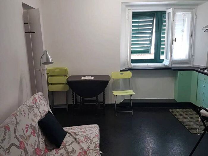Appartamento bilocale in affitto in Via Degli Orefici, Caricamento, Genova
