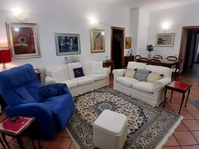 Appartamento trilocale in vendita in Roma