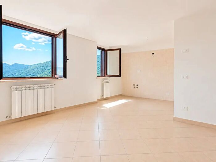 Casa trilocale in vendita in Via Casali, Fiuggi