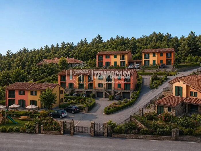 Casa quadrilocale in vendita in Via Graveglia, Ricco' Del Golfo Di Spezia