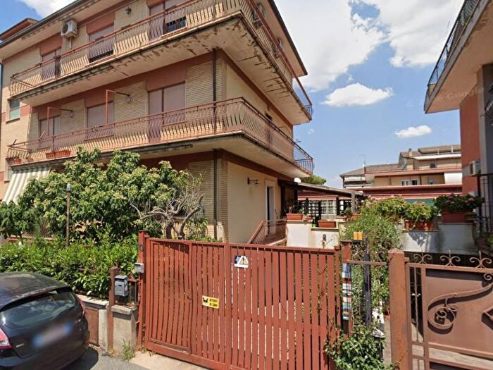 Appartamento bilocale in affitto in Via del Fosso dell'Acqua Mariana, Morena, Roma
