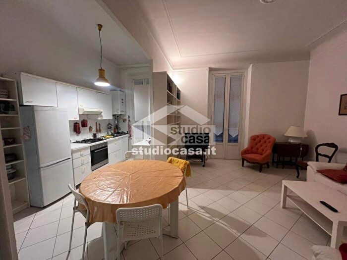 Appartamento trilocale in affitto in Via Porpora Nicola Antonio, Città Studi, Milano
