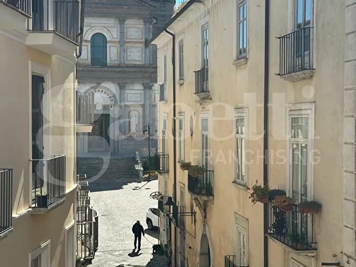 Appartamento quadrilocale in vendita in Via Vico Santissimo, Avellino