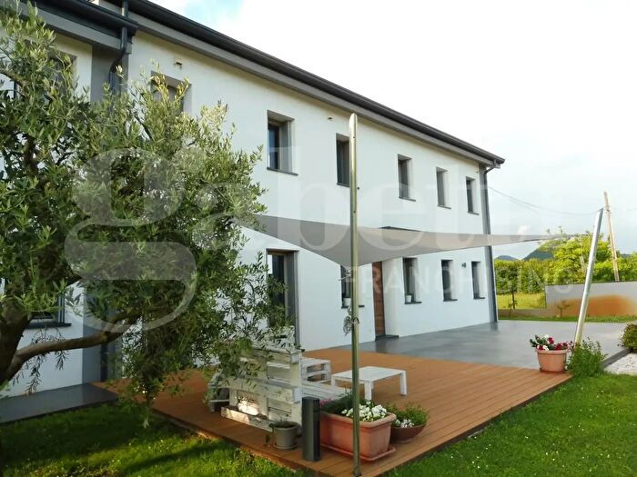 Casa con 8 locali in vendita in Via Crearo, Noventa Vicentina