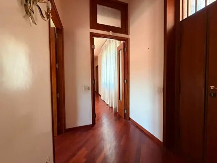 Appartamento con 6 locali in vendita in Via Cesare Battisti, Messina
