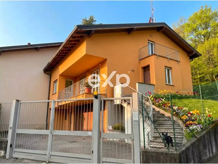 Casa con 5 locali in vendita in Galbiate