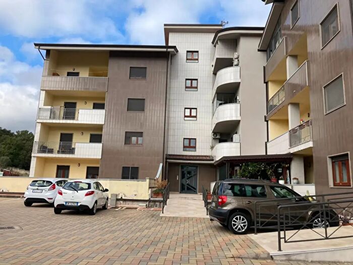 Appartamento quadrilocale in vendita in Via Monachelle Snc, Montalto Uffugo