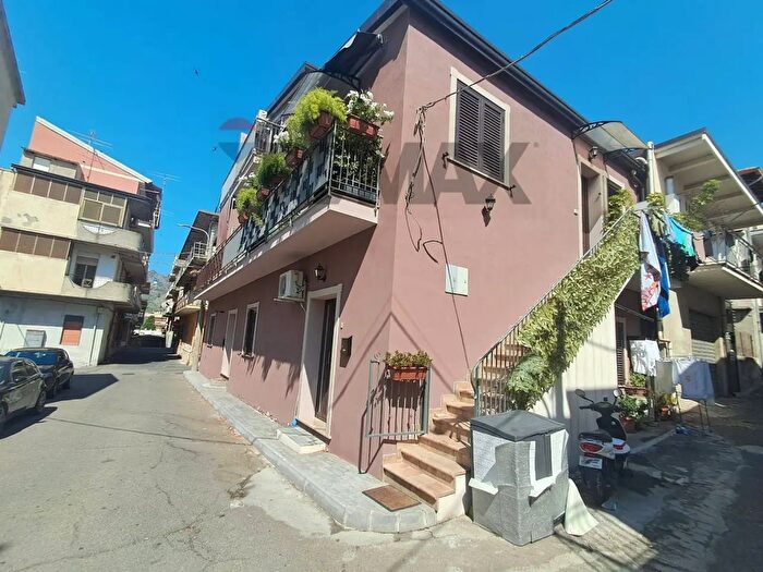 Casa con 7 locali in vendita in Giuseppe Garibaldi, Gaggi