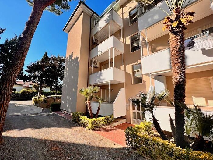 Appartamento trilocale in affitto in Via dei Cipressi, Castiglioncello, Rosignano Marittimo