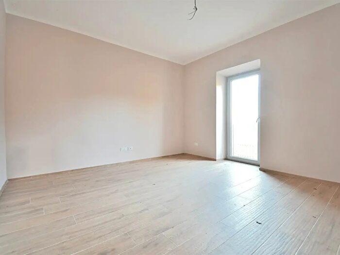 Appartamento con 5 locali in vendita in Via Verdi, Siena