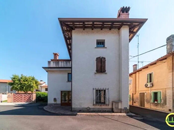 Casa con 6 locali in vendita in Vicolo Rizzo, Bertiolo