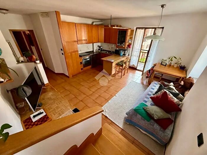 Appartamento con 5 locali in vendita in Via Novembre, Fiave'