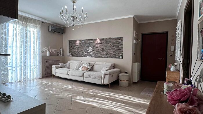 Appartamento trilocale in vendita in Acerra