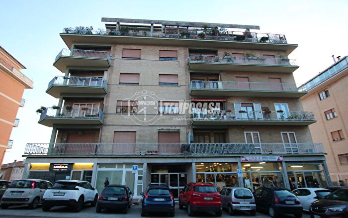 Appartamento quadrilocale in vendita in Via XXV Aprile, Fermo