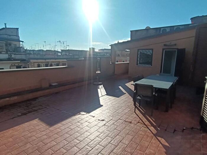 Casa quadrilocale in affitto in Via Germanico, Prati, Roma