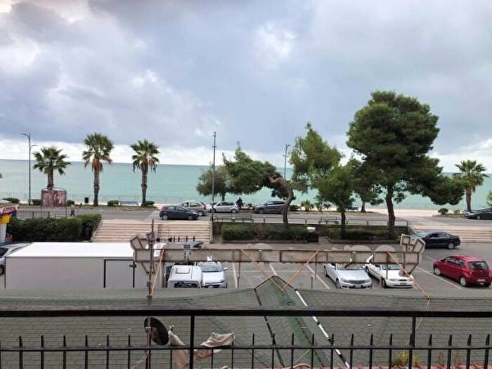 Appartamento trilocale in affitto in Via Niccoloso da Recco, Catanzaro