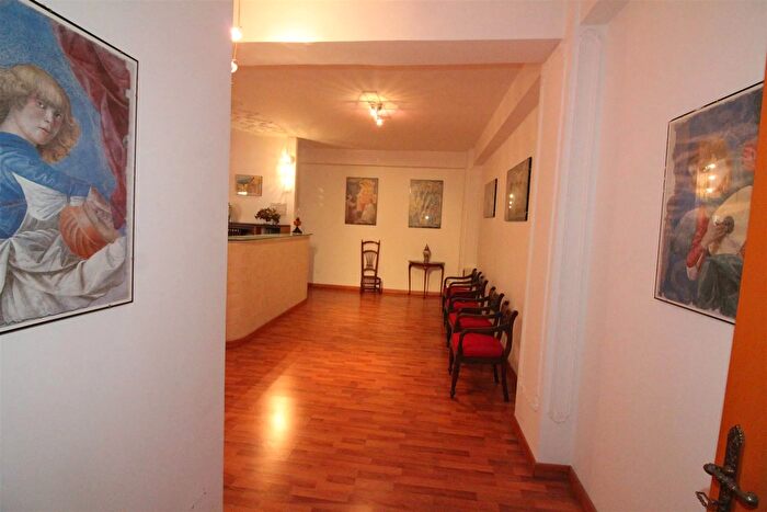 Appartamento con 5 locali in vendita in Via Rosso di San Secondo Lentini, Lentini