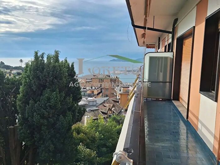 Appartamento trilocale in vendita in Rapallo