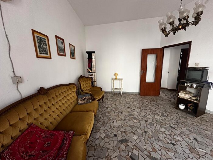 Appartamento con 5 locali in vendita in Via Sassari, Siniscola