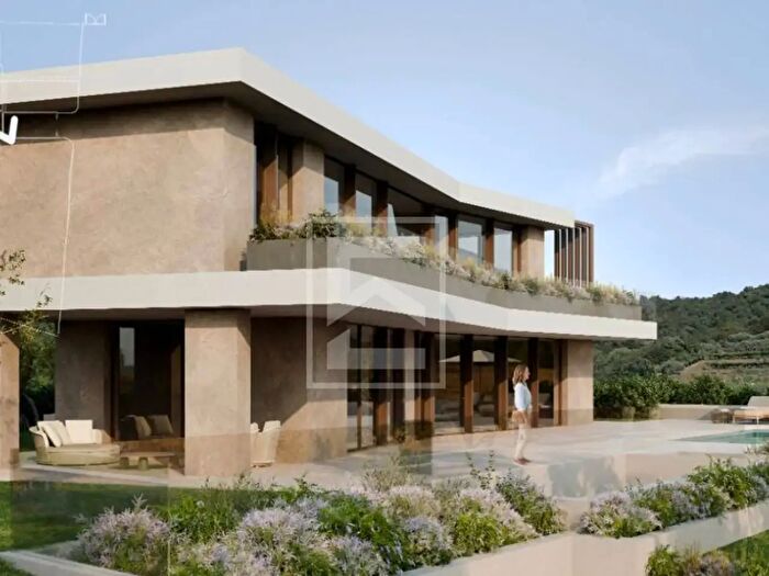 Casa con 6 locali in vendita in Via Lazise, Lonato