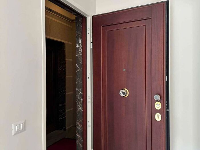 Appartamento bilocale in affitto in Via Cusani, Cadorna Castello, Milano