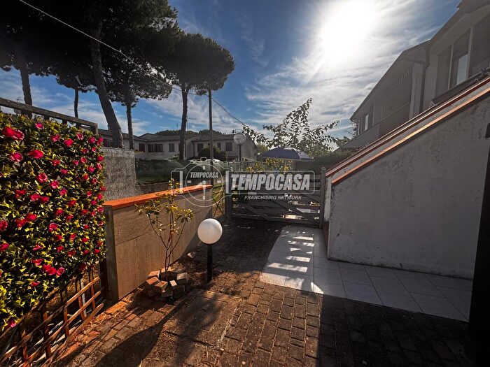 Appartamento quadrilocale in vendita in Via degli Aironi Lido di Volano, Comacchio