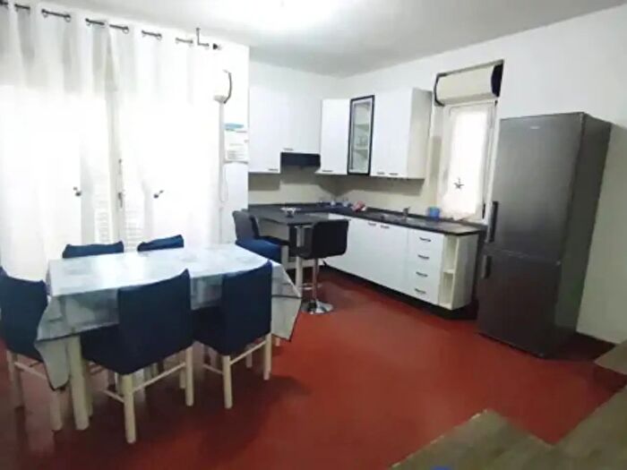 Appartamento con 6 locali in vendita in Via Don Vico, La Maddalena