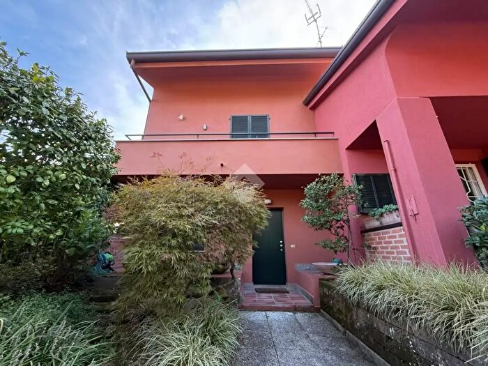 Casa quadrilocale in vendita in Via Principale, Correzzana