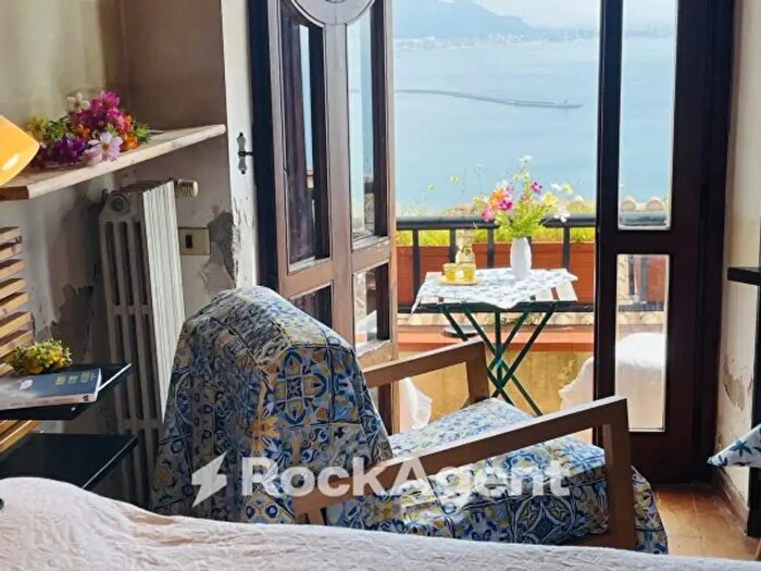 Casa bilocale in vendita in Via Scavata, Vietri Sul Mare