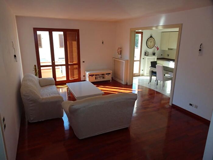 Appartamento con 5 locali in vendita in Via U della Bianca Pontedera, Pontedera