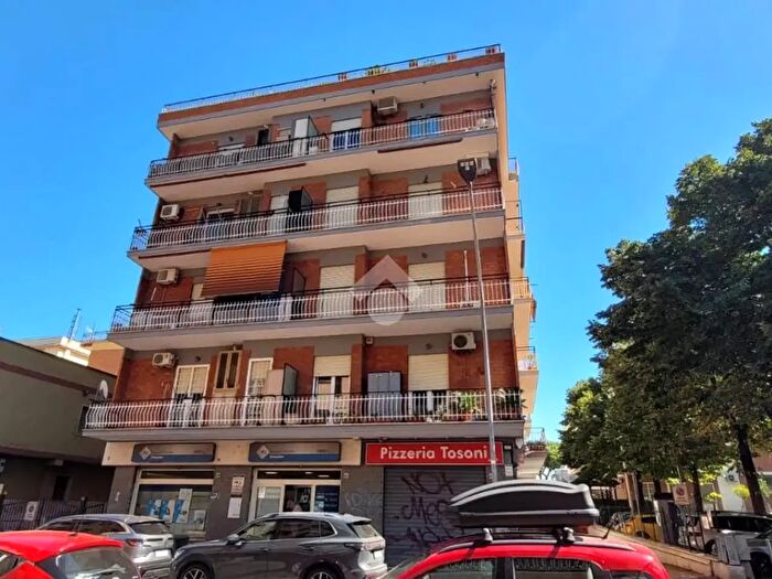 Appartamento trilocale in affitto in Via Filippo Re, Pomezia