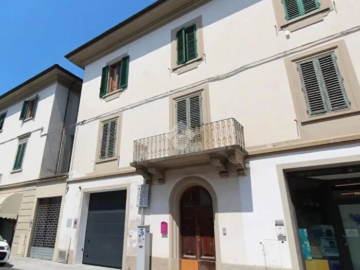 Appartamento con 5 locali in vendita in Via Martiri del Padule, Lamporecchio