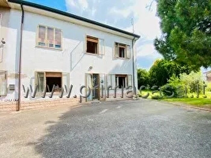 Casa con 8 locali in vendita in Via Giuseppe Garibaldi, Bovolone