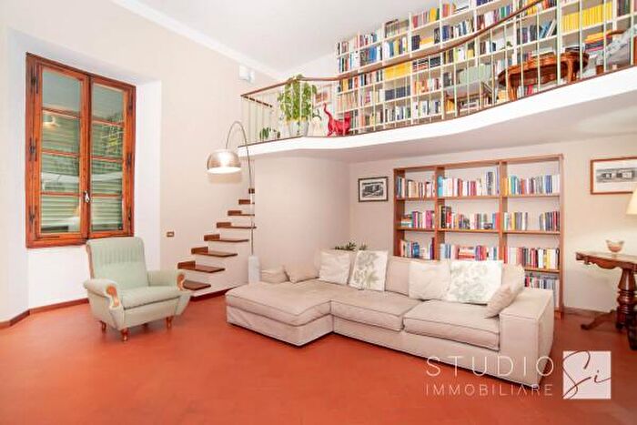 Appartamento con 5 locali in vendita in Via della Provvidenza, Pistoia