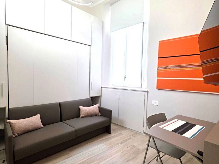 Appartamento monolocale in affitto in Piazza Giovine Italia, Centro, Varese