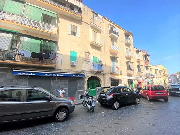 Appartamento monolocale in vendita in Via del Cassano, Napoli