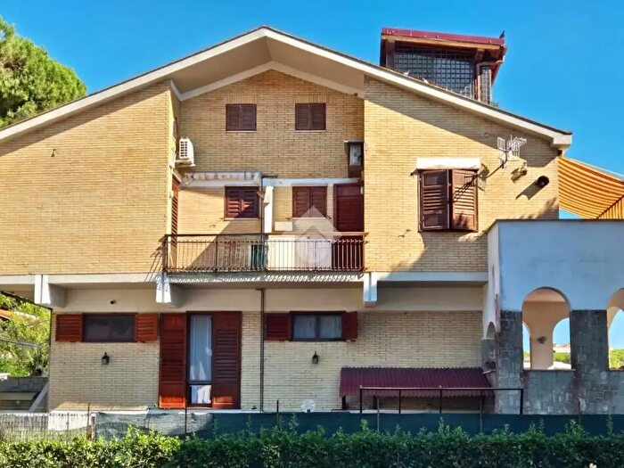 Appartamento quadrilocale in vendita in Viale Mediterraneo, Tarquinia