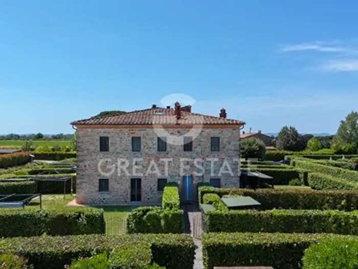Appartamento con 5 locali in vendita in Via Passerini, Cortona