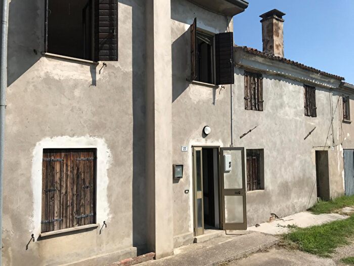 Casa trilocale in vendita in Via Condotto, Lozzo Atestino
