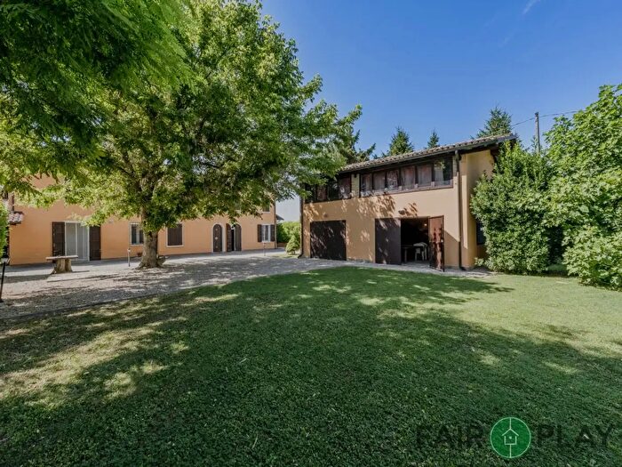 Casa con 6 locali in vendita in Via Ragone, Ravenna