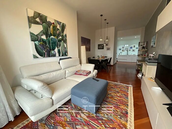 Appartamento trilocale in vendita in Via Cristoforo Colombo, Falconara Marittima