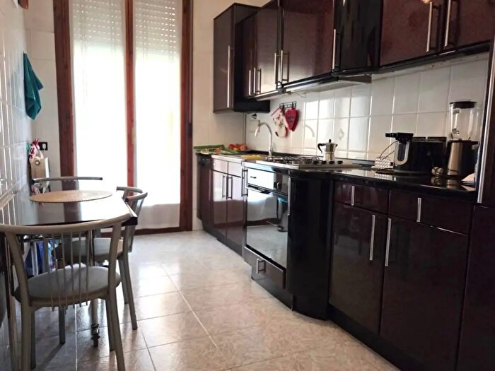 Appartamento trilocale in vendita in Via Isonzo, Sesto San Giovanni