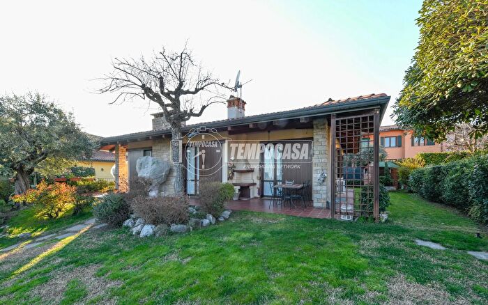 Casa con 5 locali in vendita in Via Panoramica, Puegnago Sul Garda