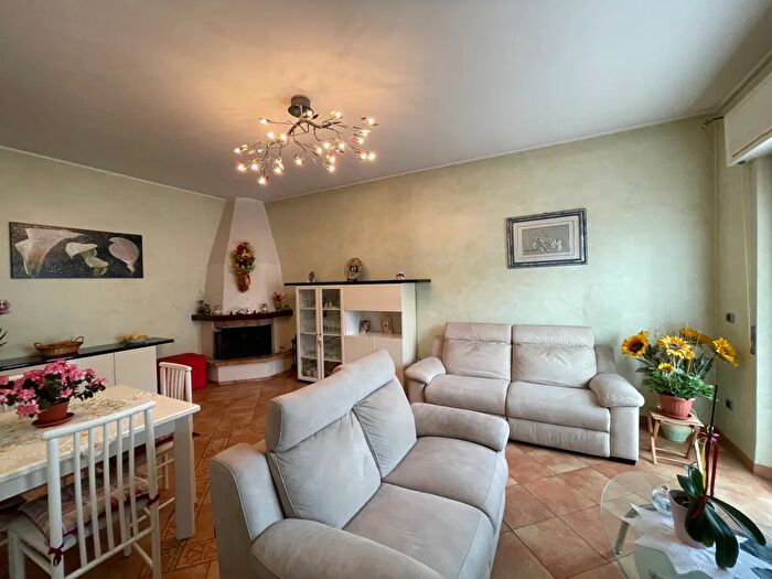 Appartamento con 6 locali in vendita in Via Celano, Chieti