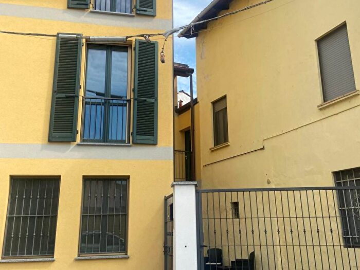 Appartamento trilocale in affitto in Via Giosuè Carducci, Cameri