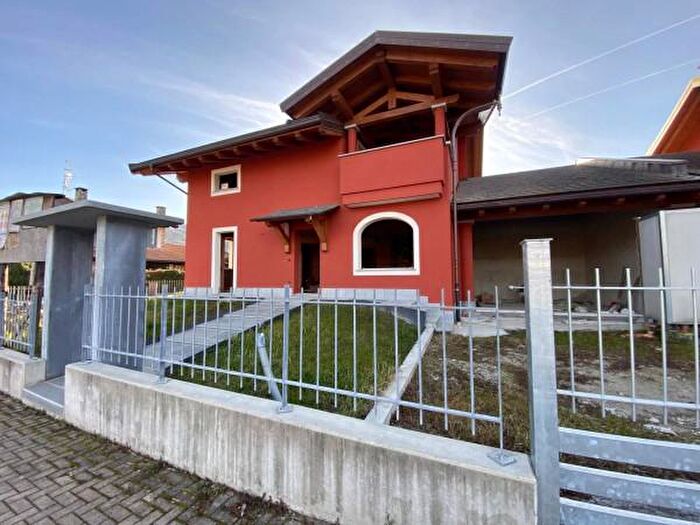 Case in Vendita e in Affitto - 2