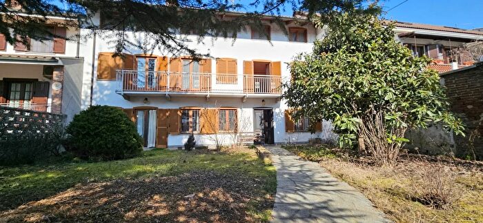 Casa con 6 locali in vendita in Via Blatta N, Chivasso