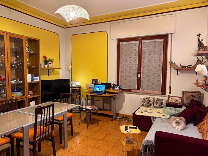 Casa con 8 locali in vendita in Via Casalina, Aulla