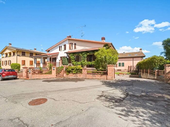 Casa con 6 locali in vendita in Marmiroli, Albinea