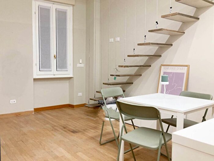 Appartamento trilocale in affitto in Via Cerva, Borgogna Largo Augusto, Milano